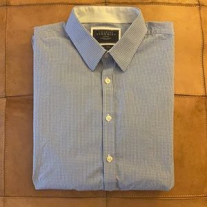 Charles Tyrwhitt Men’s Poplin Weave Shirt